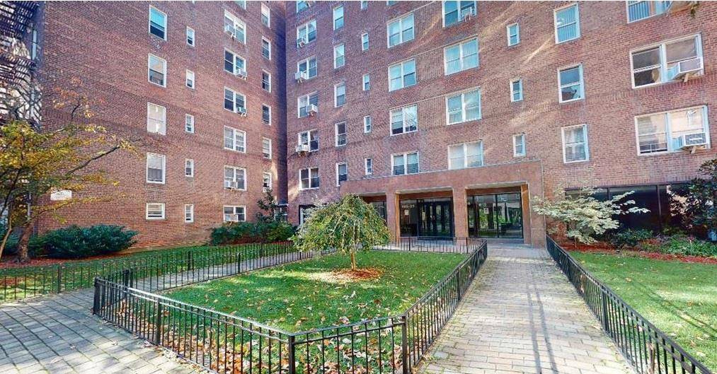105-24 64 #4L, Forest Hills, NY 11375