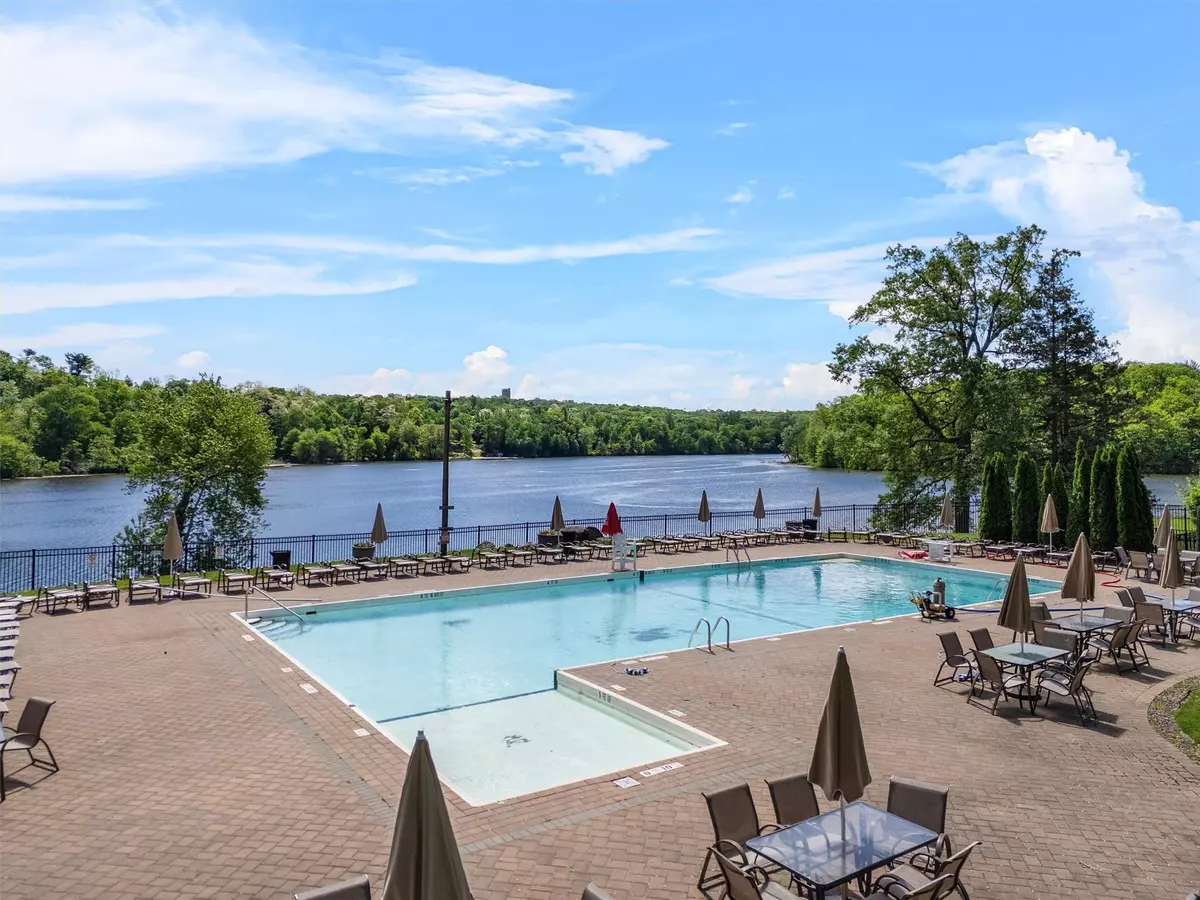 Mohegan Lake, NY 10547,2B Kings #2B