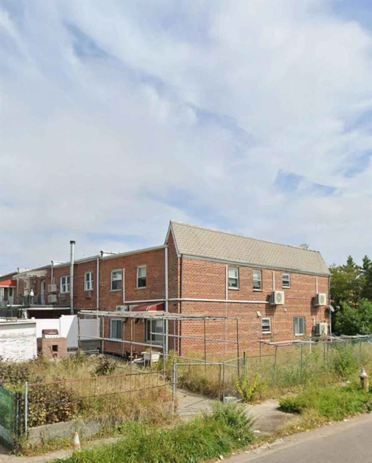 Flushing, NY 11354,25-72 127 St