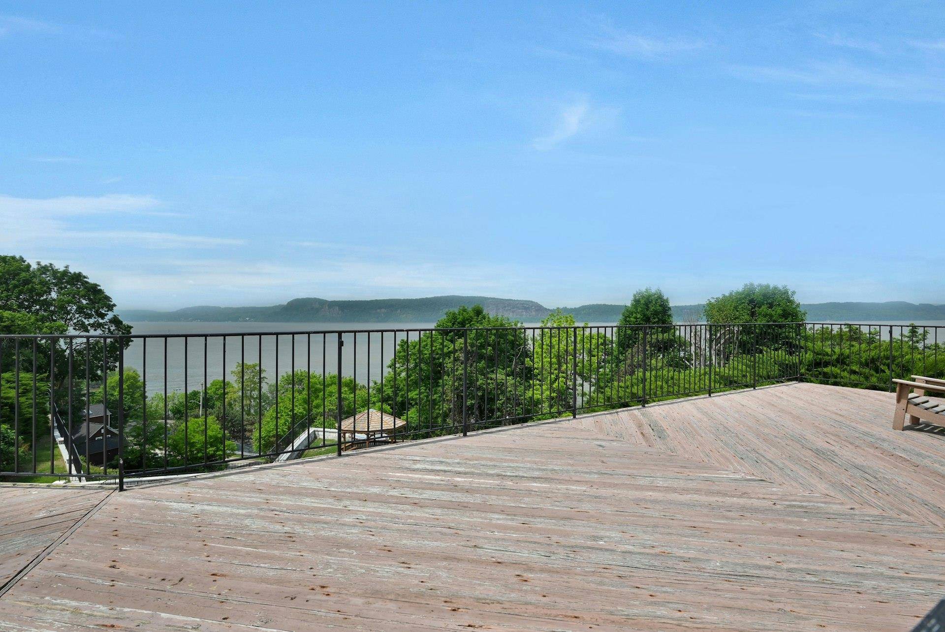 Ossining, NY 10562,64 Hudson Point LN
