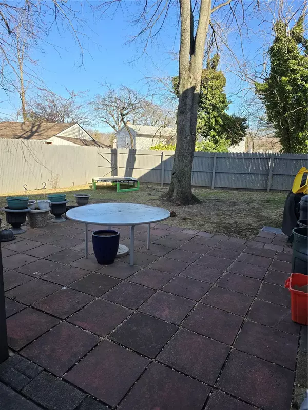 West Hempstead, NY 11552,1010 Hempstead AVE