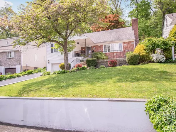 Yonkers, NY 10701,156 Homewood AVE