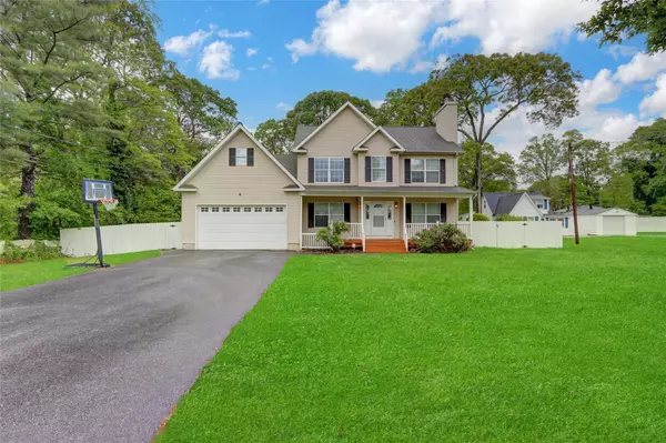 Selden, NY 11784,27 Inwood AVE
