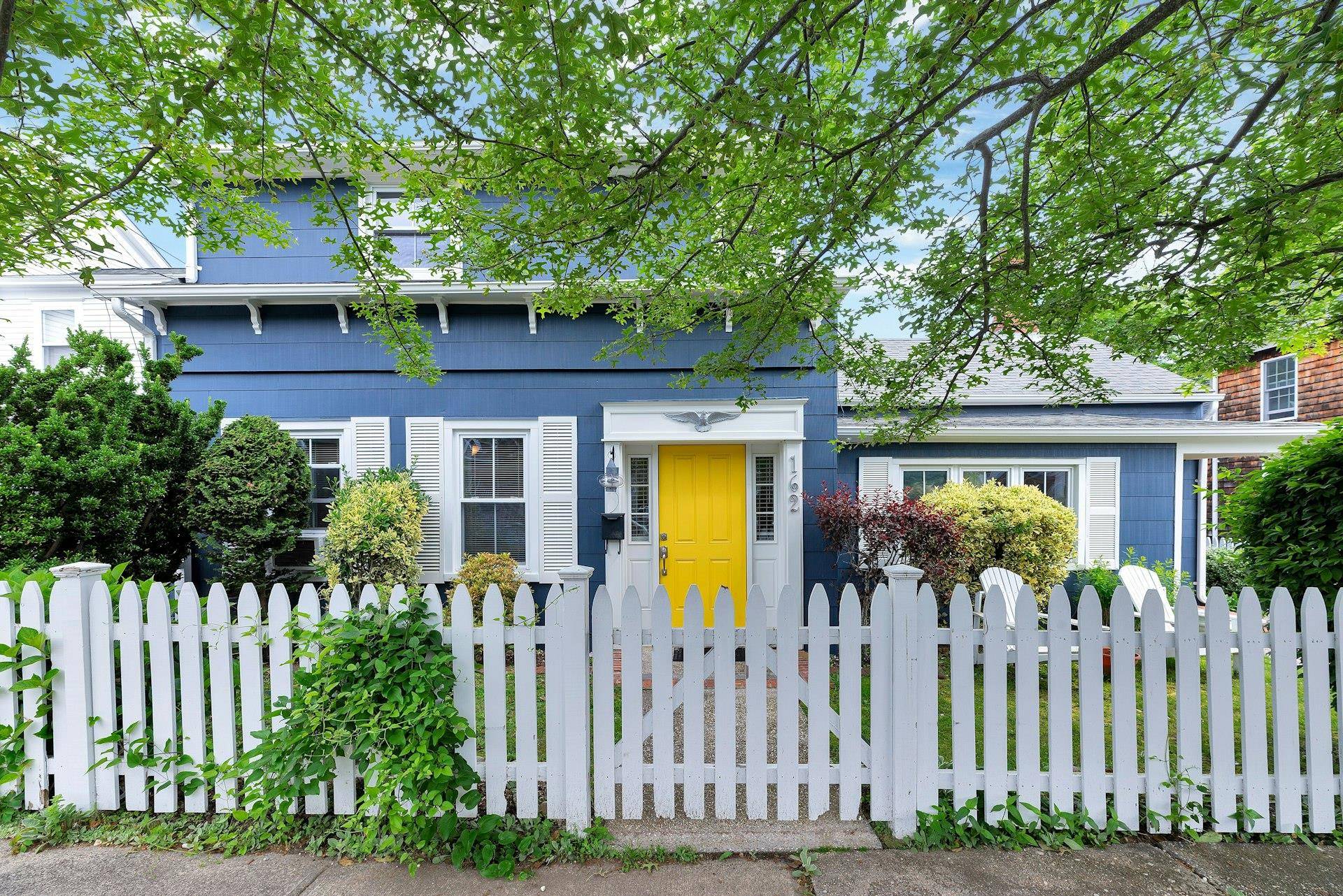 Greenport, NY 11944,162 Central AVE