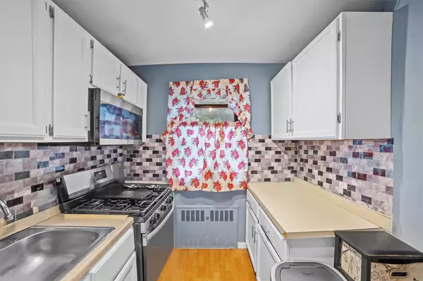 White Plains, NY 10603,35 Lawrence DR #A