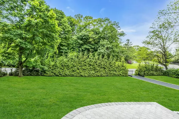 Melville, NY 11747,70 Bagatelle RD