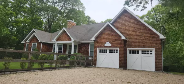 East Hampton, NY 11937,636 Hands Creek RD