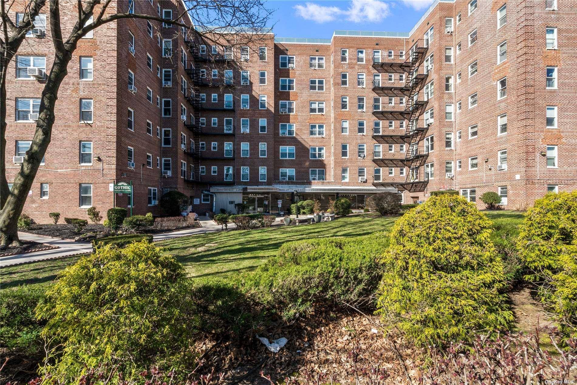 84-50 169th Street #606, Jamaica Hills, NY 11432