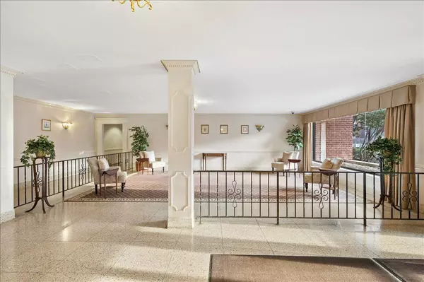 Larchmont, NY 10538,1299 Palmer AVE #218