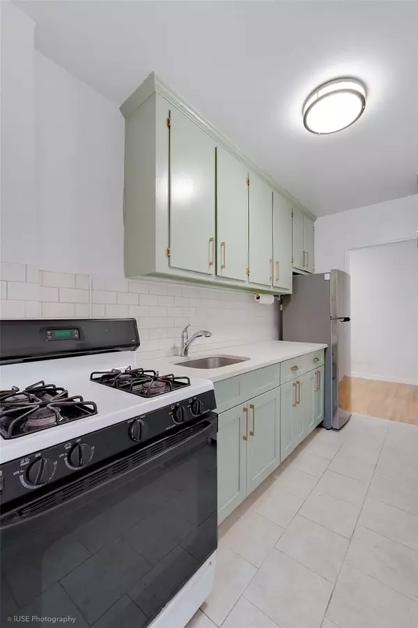 Woodside, NY 11377,39-30 52nd Street #4F