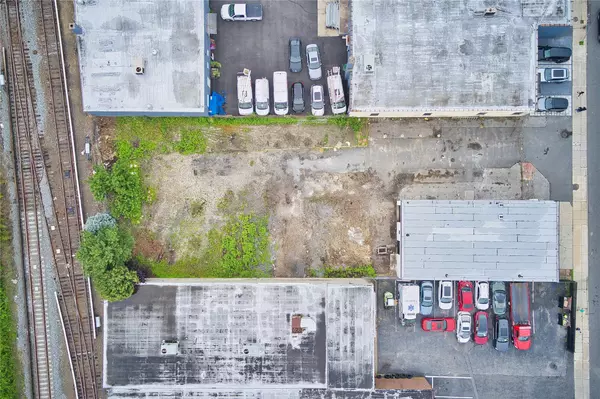 Port Washington, NY 11050,88 S Bayles AVE