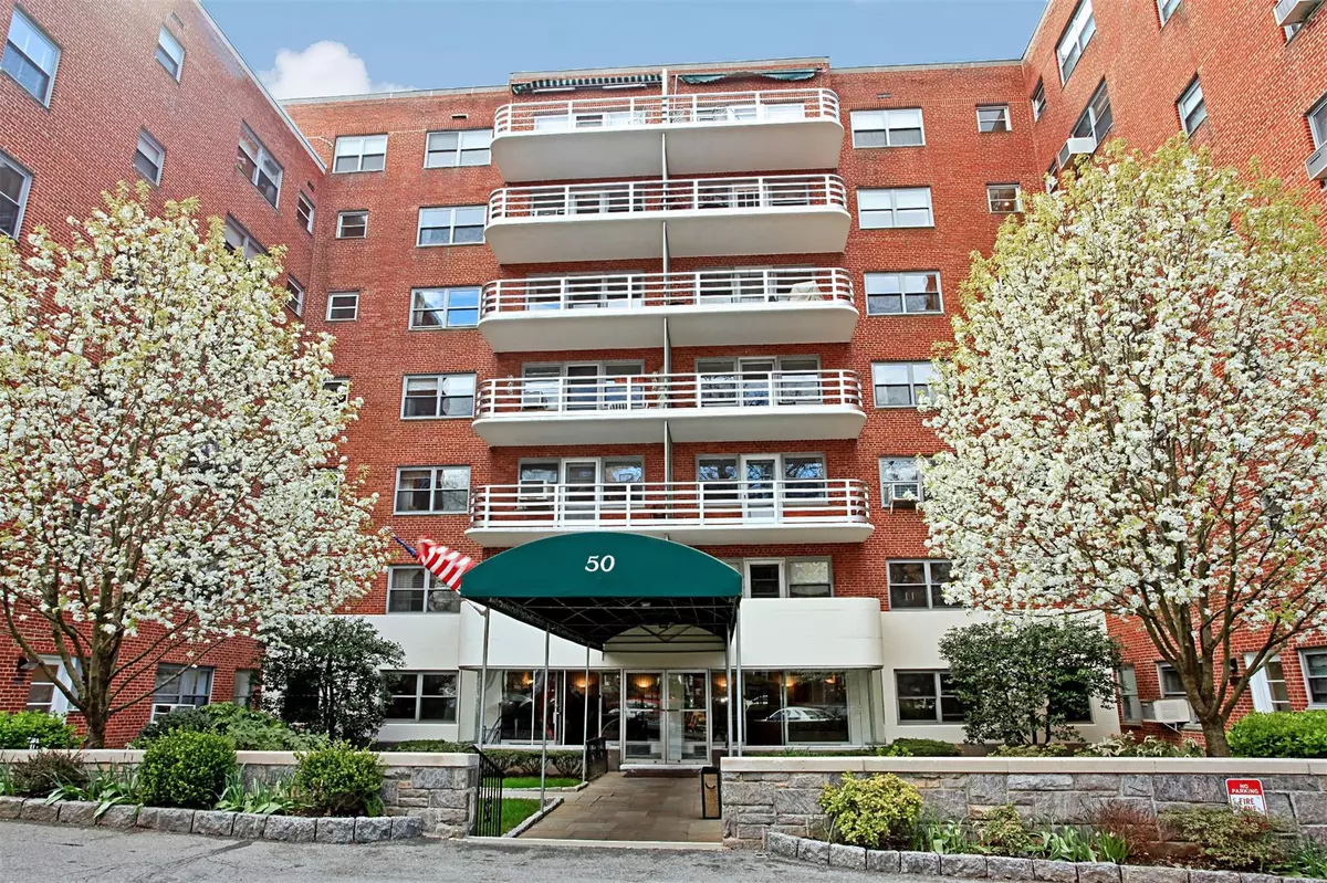 Scarsdale, NY 10583,50 Popham RD #4E