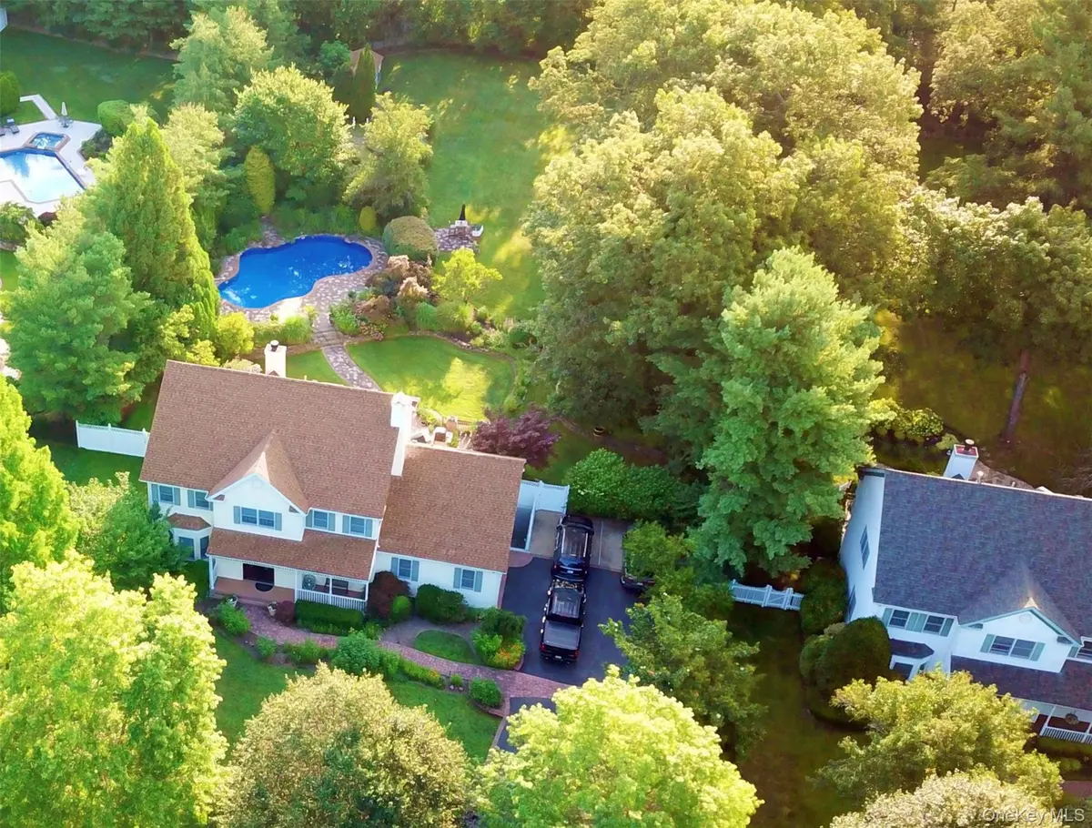 Dix Hills, NY 11746,16 Dupont CT