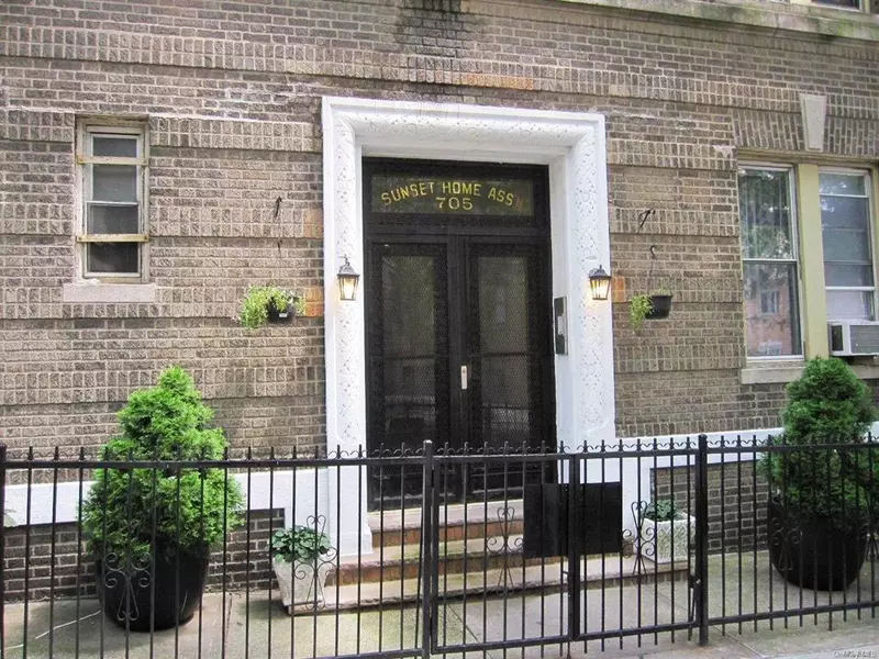 705 41st Street #7, Brooklyn, NY 11232