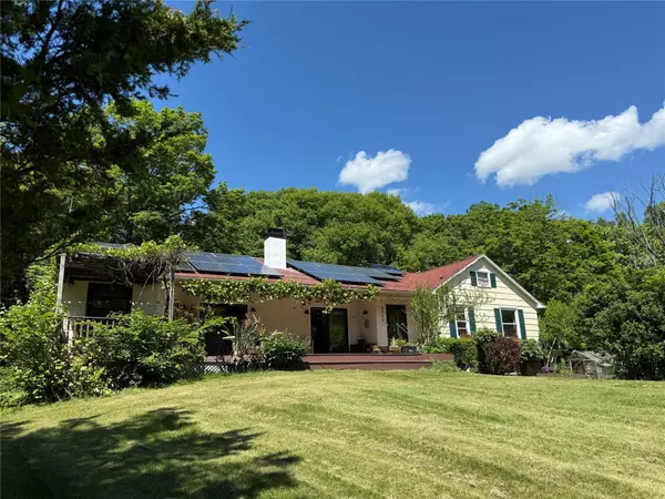 Rhinebeck, NY 12572,325 Metzger RD