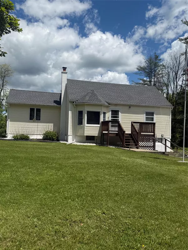 6 Limbach RD, Poughquag, NY 12533