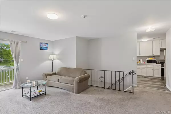 Middle Island, NY 11953,241 Fairview CIR