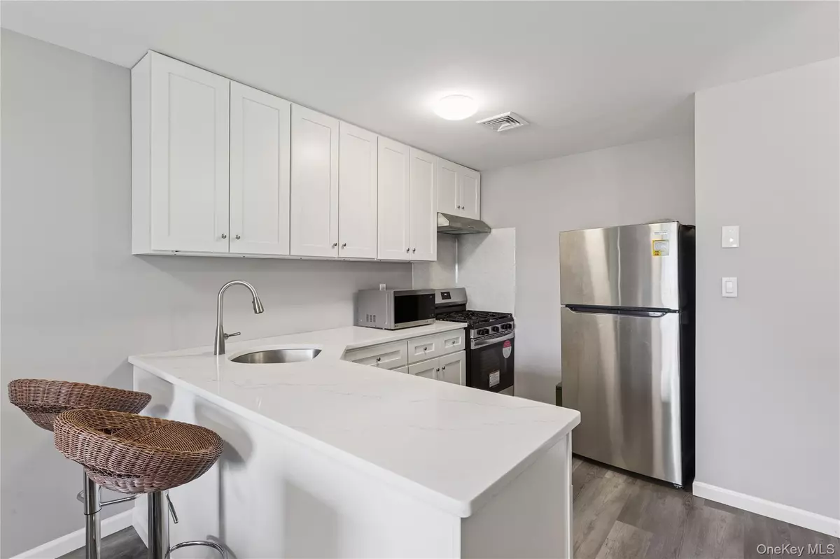 Middle Island, NY 11953,241 Fairview CIR