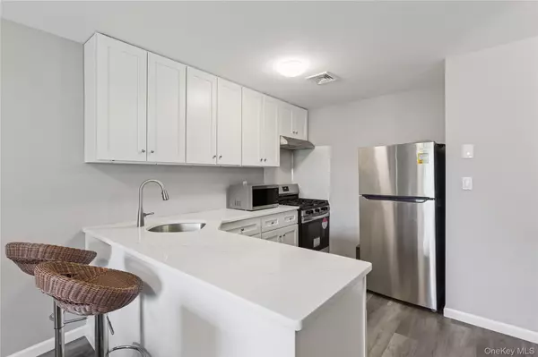 241 Fairview CIR, Middle Island, NY 11953