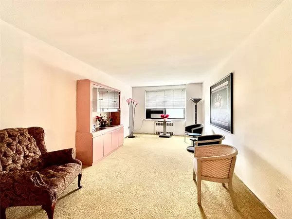 Flushing, NY 11354,26-20 141st ST #1E