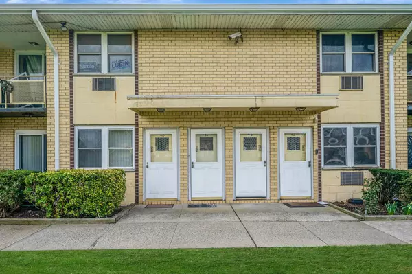 Amityville, NY 11701,700 Broadway #47