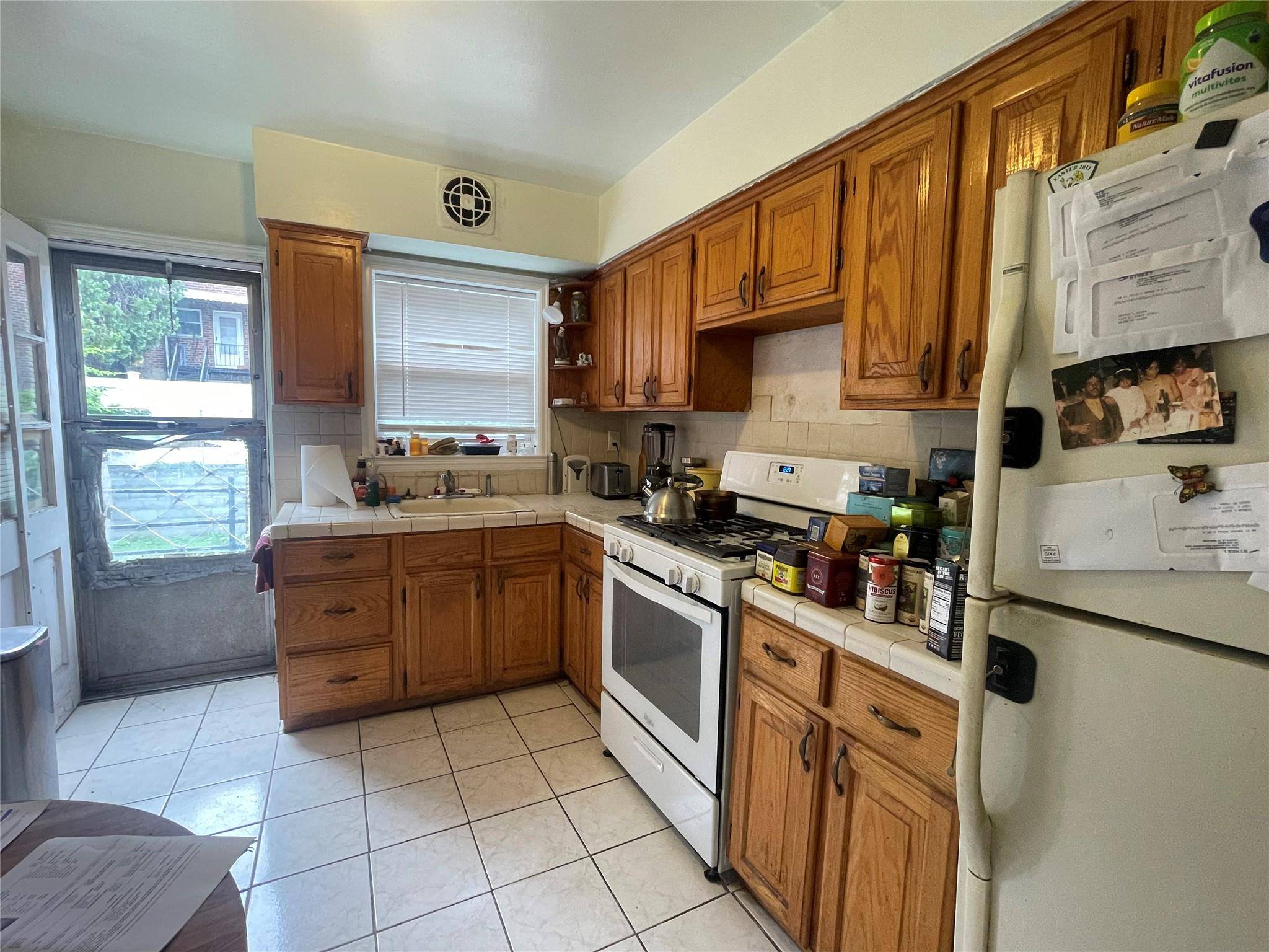 Bronx, NY 10469,1037 E 214th ST
