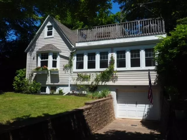 Wading River, NY 11792,20 Locust RD