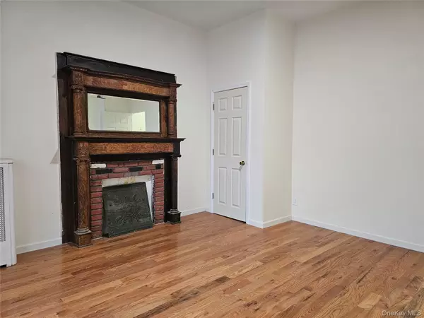 Bronx, NY 10458,2675 Marion AVE
