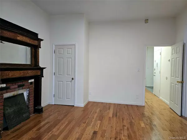 Bronx, NY 10458,2675 Marion AVE