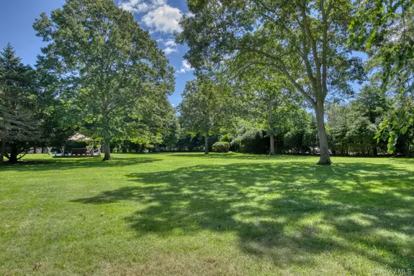 Westhampton Beach, NY 11978,73 South RD