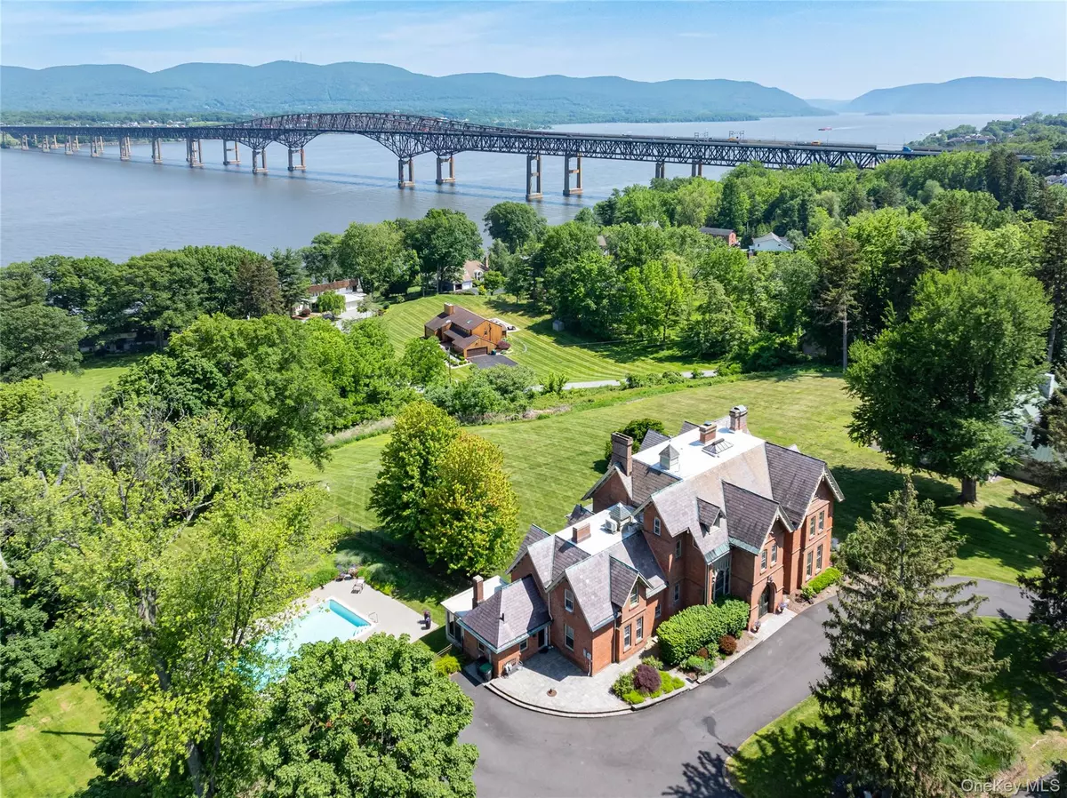 Balmville, NY 12550,560 Grand AVE