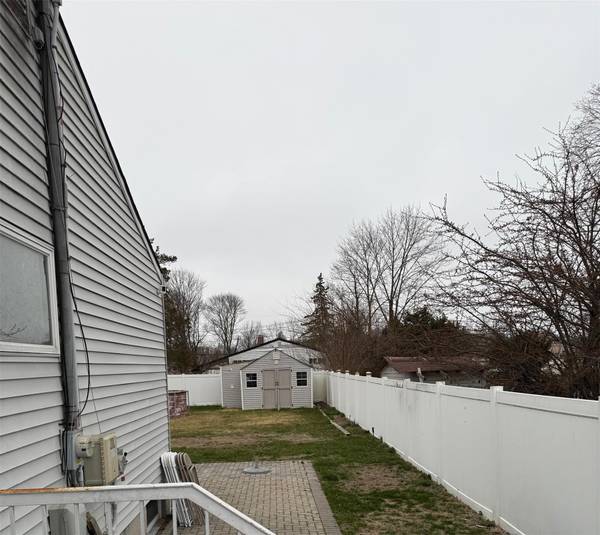 Brentwood, NY 11717,27 Pandora DR