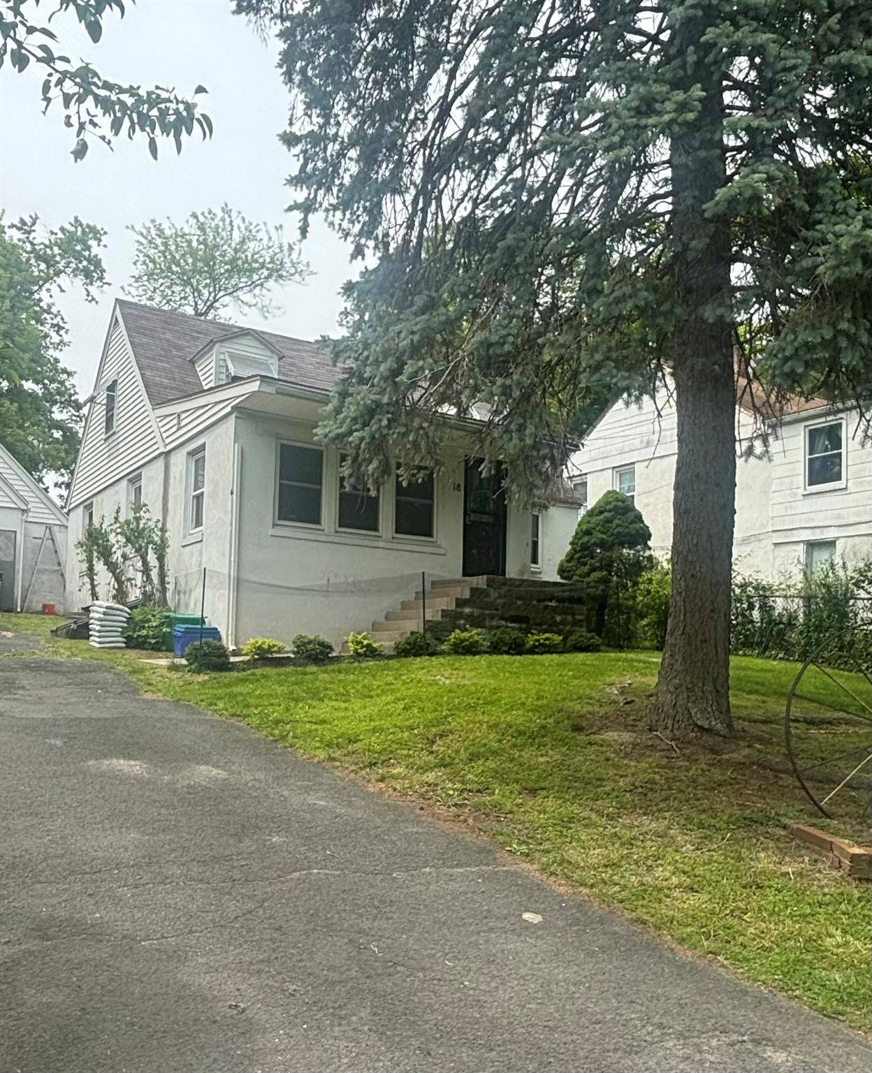 18 Hastings LN, Stony Point, NY 10980