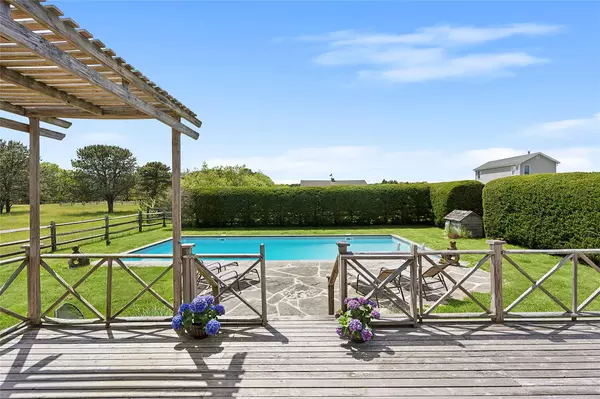 East Quogue, NY 11942,140 and 144 DAMASCUS RD