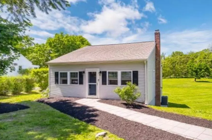 Poughkeepsie, NY 12603,322 Noxon RD