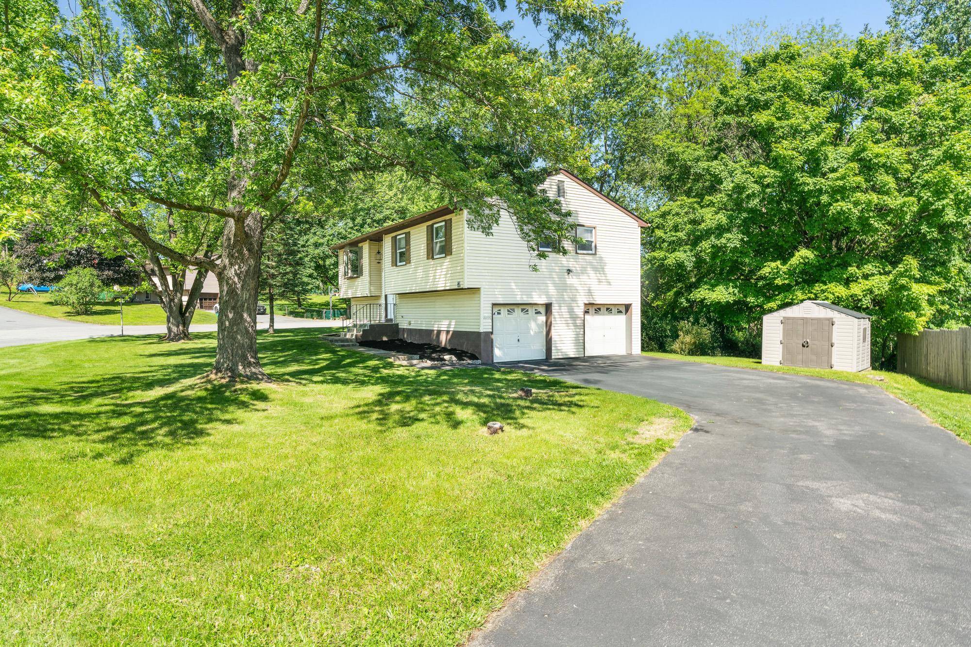 Poughkeepsie, NY 12601,53 Cardinal DR