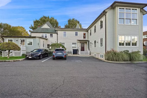 Pleasantville, NY 10570,413-415 Bedford RD