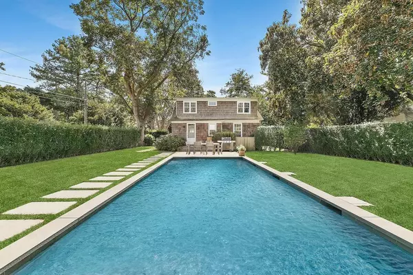 12 Jackson ST, East Hampton, NY 11937