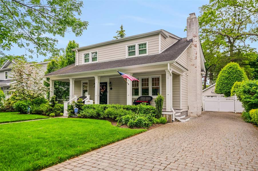 70 Loines AVE, Merrick, NY 11566