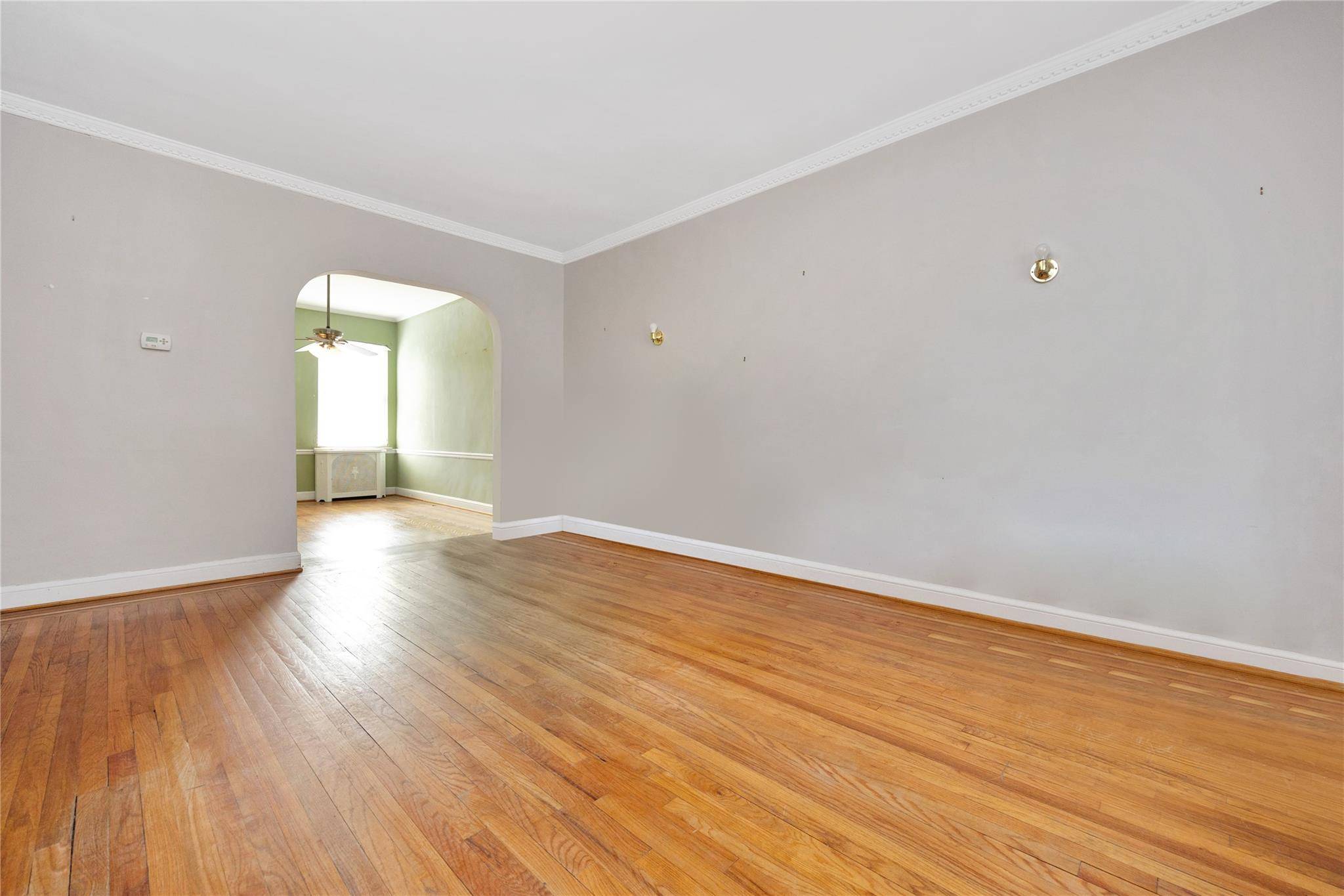 Middle Village, NY 11379,61-66 80th ST