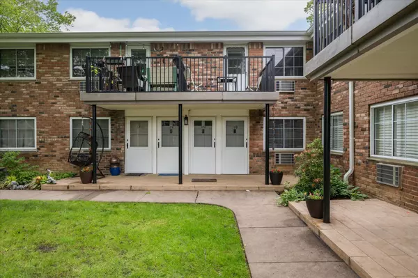 Babylon, NY 11735,172 Jervis AVE #172