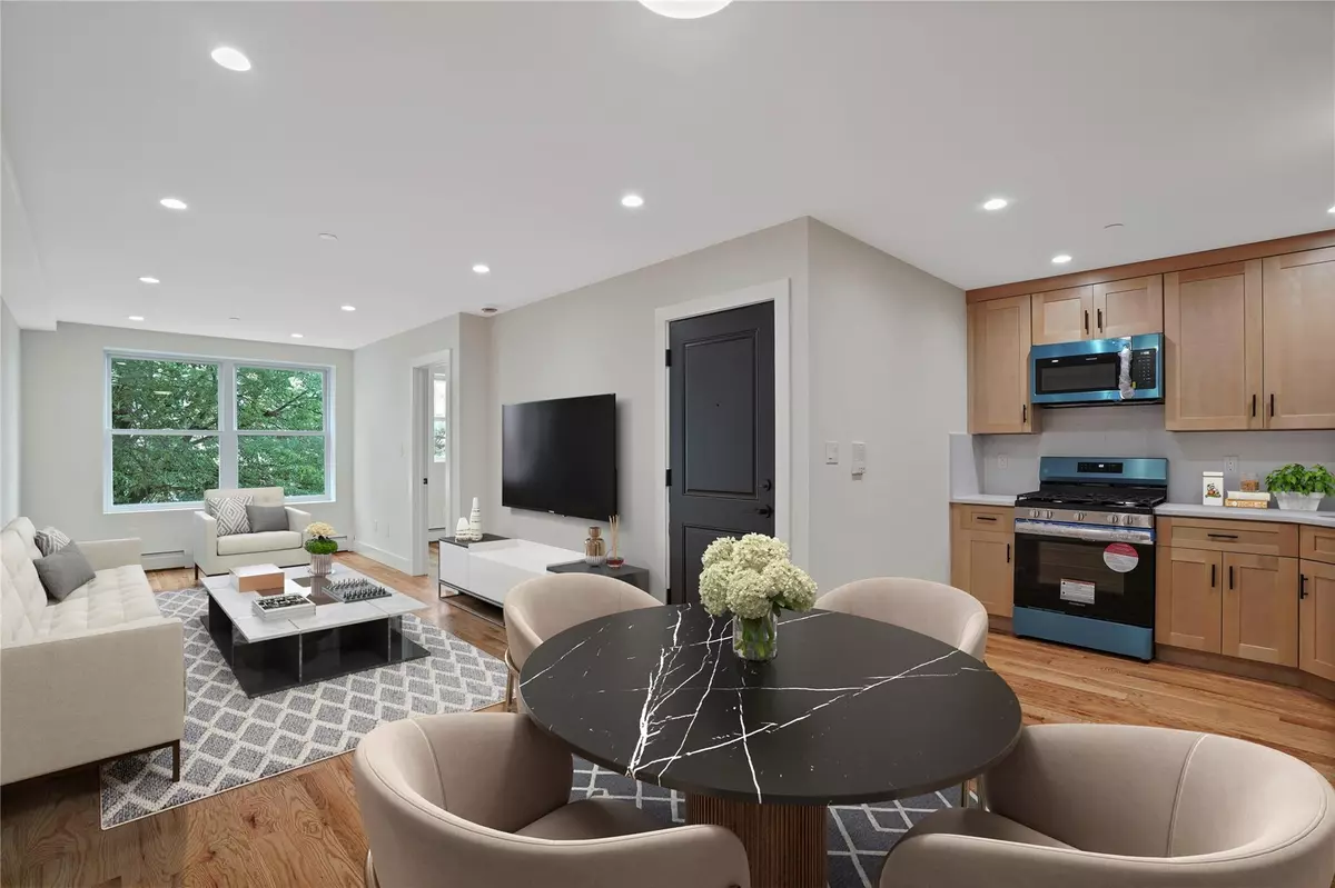 Ridgewood, NY 11385,60-14 Menahan ST