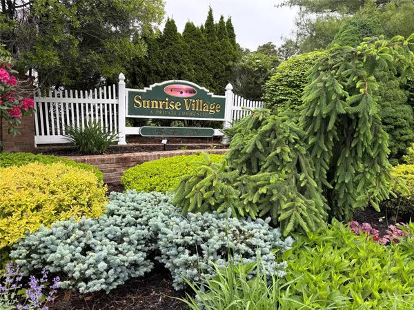 Sayville, NY 11782,24 Revere DR