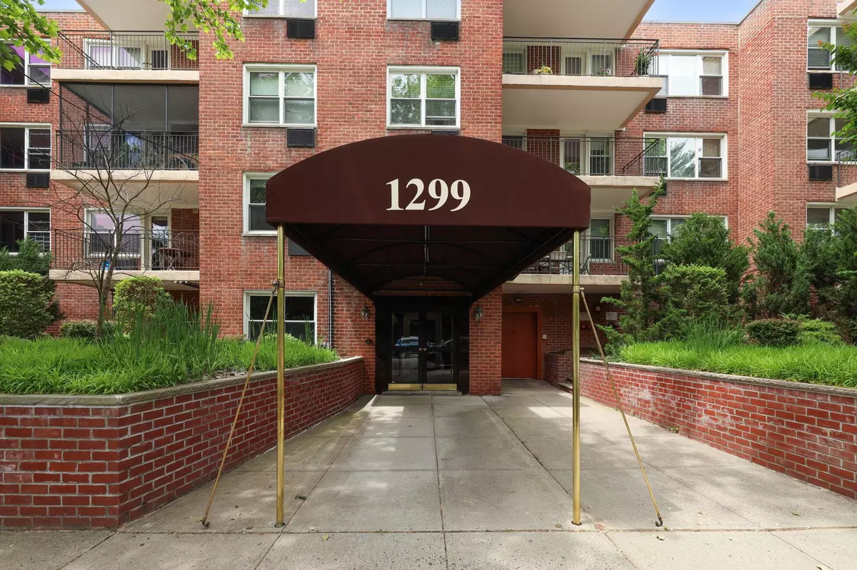 Larchmont, NY 10538,1299 Palmer AVE #138