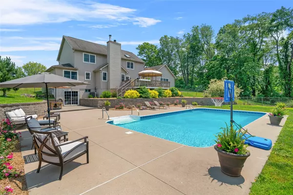 17 Jackson LN, Campbell Hall, NY 10916