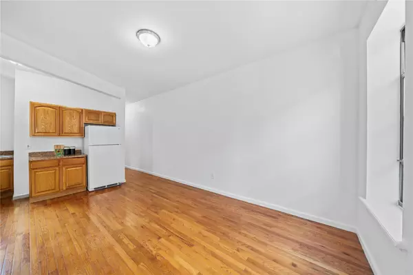 New York (manhattan), NY 10031,1608 Amsterdam AVE #4B