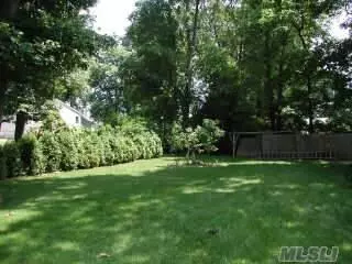 Mattituck, NY 11952,955 Deep Hole DR