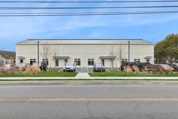 313 Edwards AVE, Calverton, NY 11933