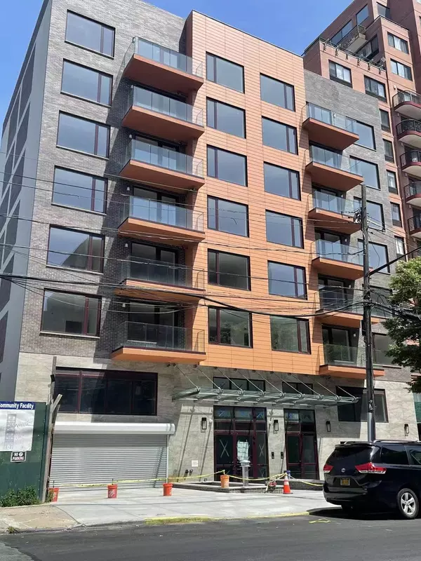 132-27 41st RD #7E, Flushing, NY 11355