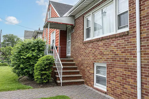 Mount Vernon, NY 10552,426 N High ST